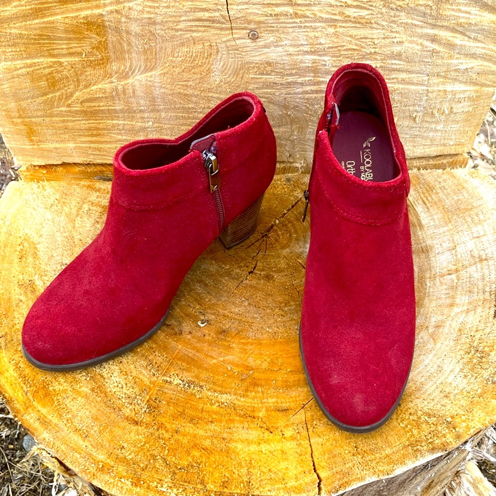 Amalea Ankle Bootie Koolaburra by UGG merlot suede women’s size “5.5”